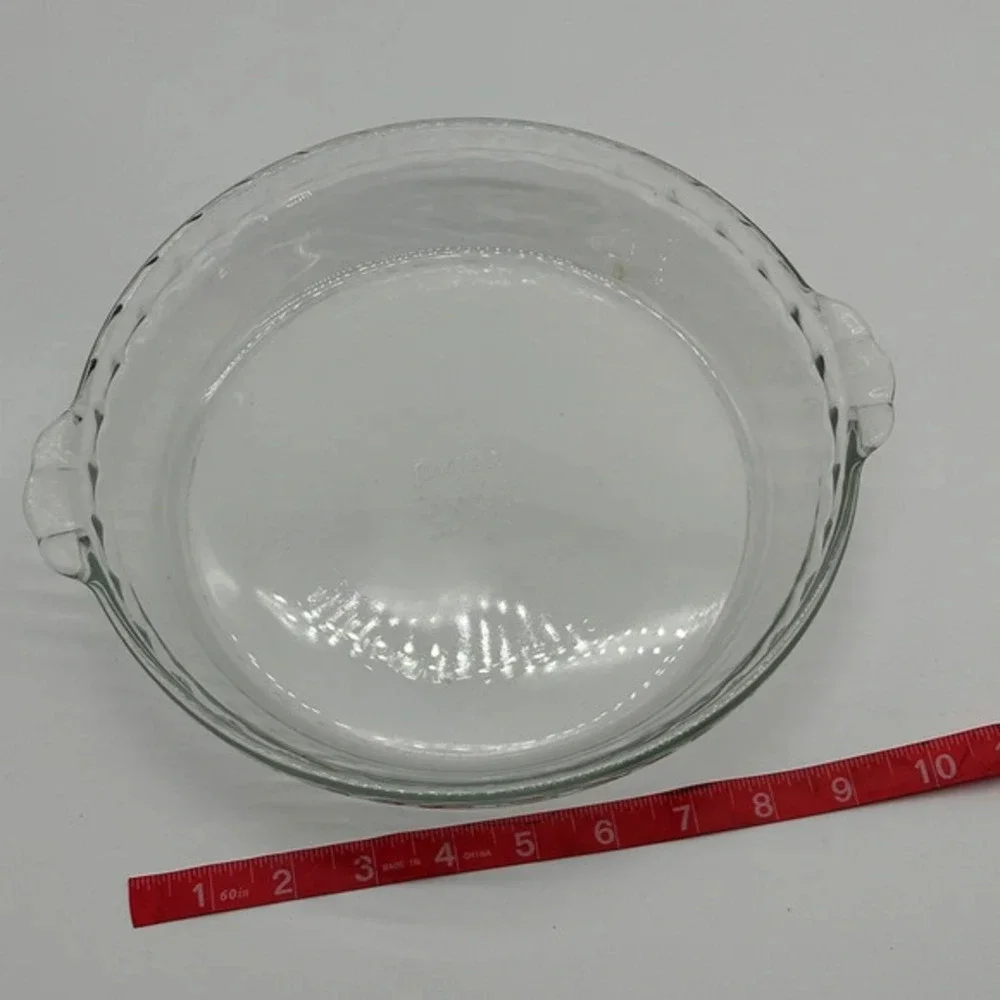 Vintage Pyrex DEEP DISH PIE PLATE 9 1/2